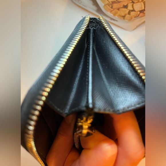 AUTHENTIC Pre-Owned Prada Large Saffiano Leather Wallet - Picture 5 of 13